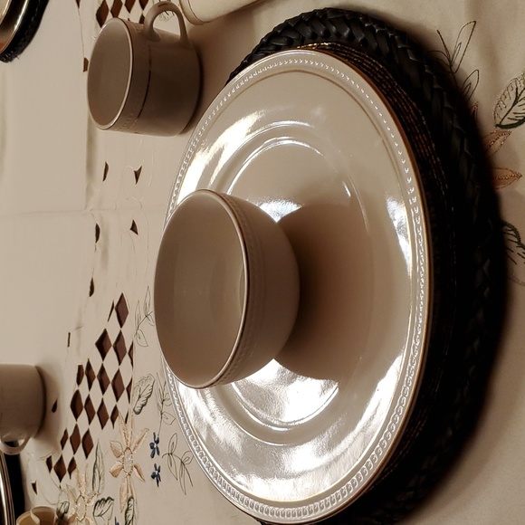 Home Dinner set - Picture 2 of 7